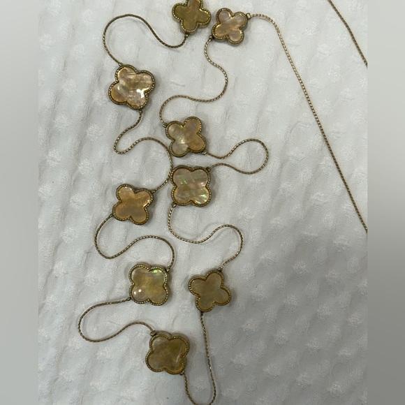 NWT Bijou Brigette Shell & Gold Long Necklace & Dangle Earrings Set - Picture 3 of 12